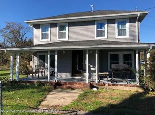 28 Johnston St #5, Oakhurst, NJ 07755