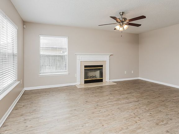 4th image of 14139 Crestwick Dr W