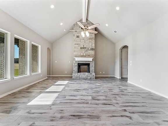 3rd image of 165 Crenshaw Ct