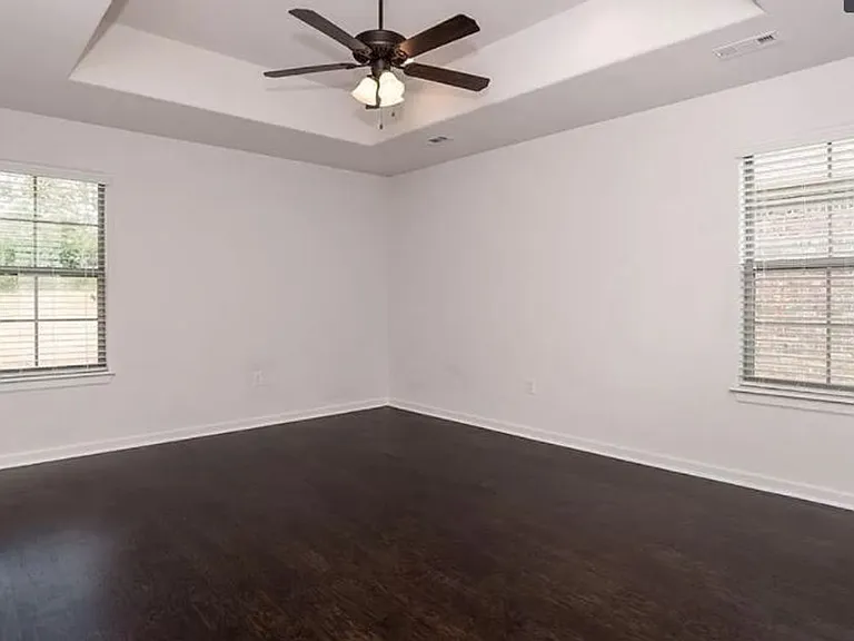 102 Kindley Ct — Photo 5