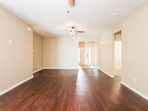 4th image of 12323 Fairlawn Dr