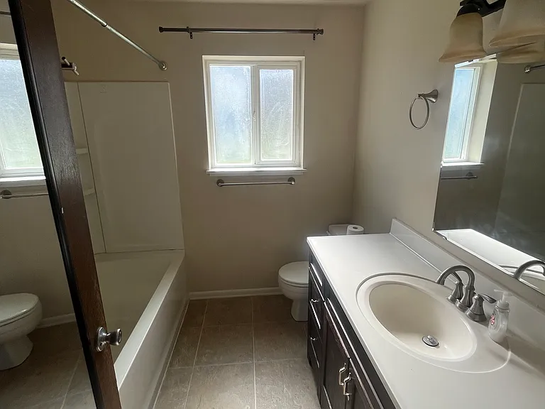 321 NE Damson Ave #A — Photo 6