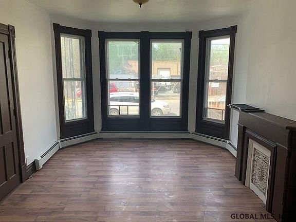 3rd image of 30 Glen Ave #2