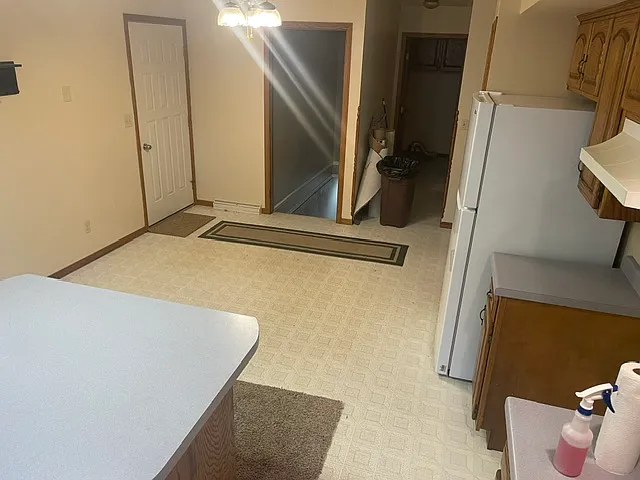 3 bed, 2500 sqft, $2,000 — Photo 4