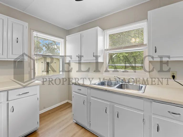 2450 N Prince St — Photo 7