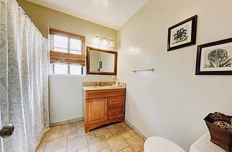 10916 S Wilton Pl — Photo 4