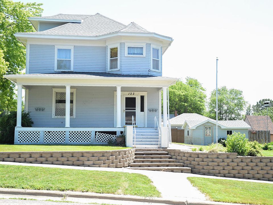 1st image of 122 N Willow Ave