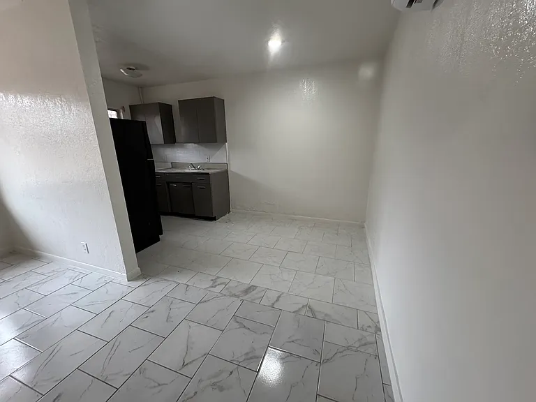 1501 N Oregon St #5 — Photo 4