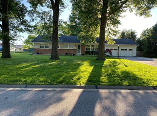 20 Flesher Dr, Ballwin, MO 63011