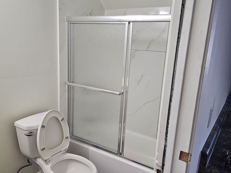 1st image of 404 N 5th St #6
