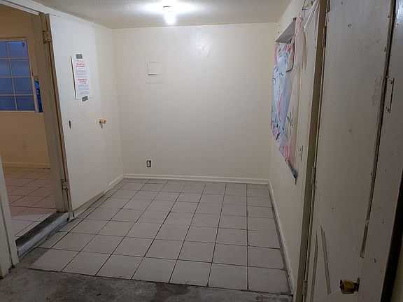 3rd image of 113 Orchard Ave #1/2