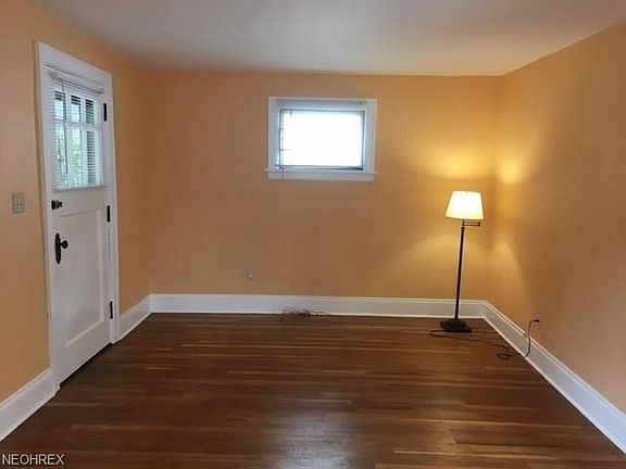 4th image of 395 Lindenwood Ave