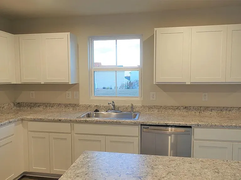 802 Effie Dr — Photo 9