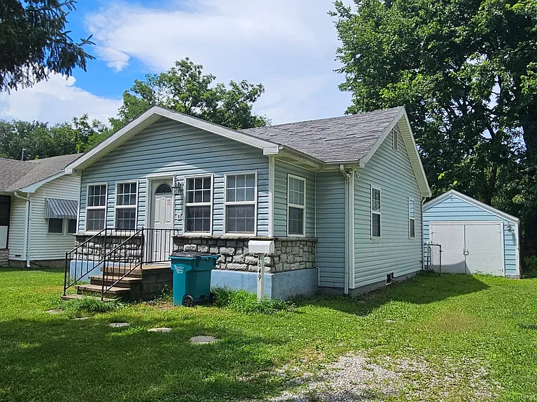 1649 E Blaine St — Photo 1