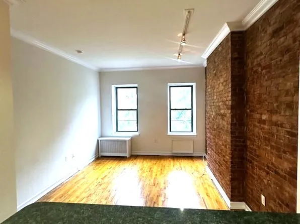 906 Amsterdam Avenue image 1 of 5