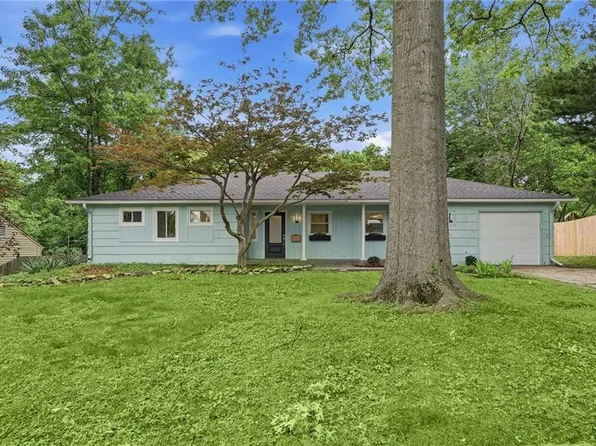 7740 Briar Dr, Prairie Village, KS 66208