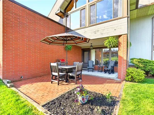 100 Pebble Beach Ct APT 15, Beaver, PA 15009