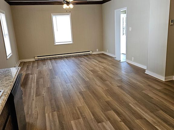 4th image of 208 N Juniper Ave