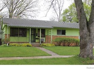 2112 S Circle Dr, Ann Arbor, MI