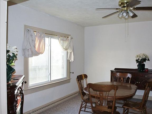 5th image of 128 Pickett St