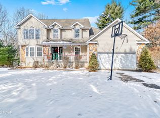 101 Crossing Way, Milford, PA 18337