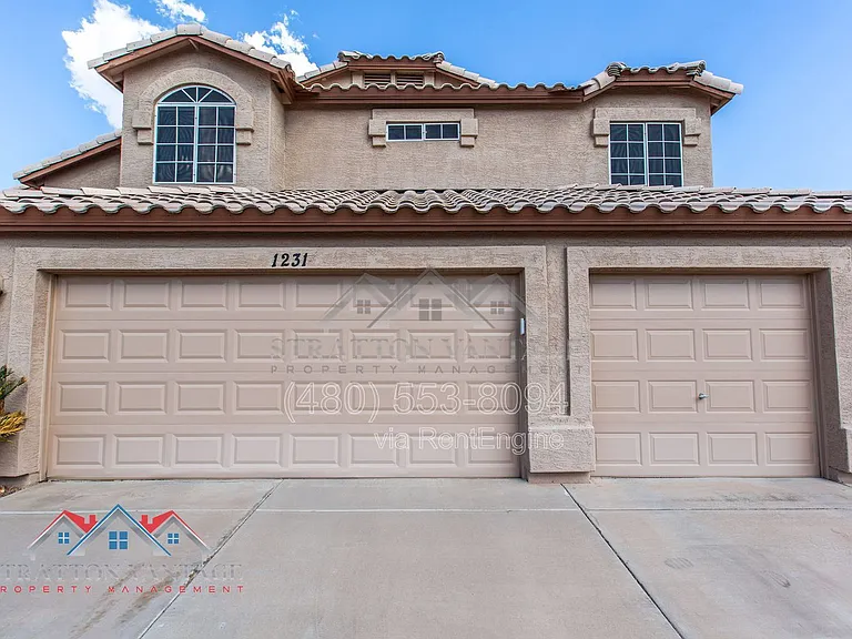 1231 N Layman St — Photo 4