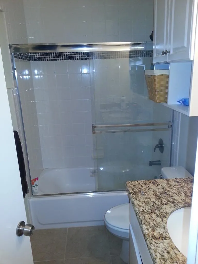 4 bed, 1371 sqft, $4,260 — Photo 2