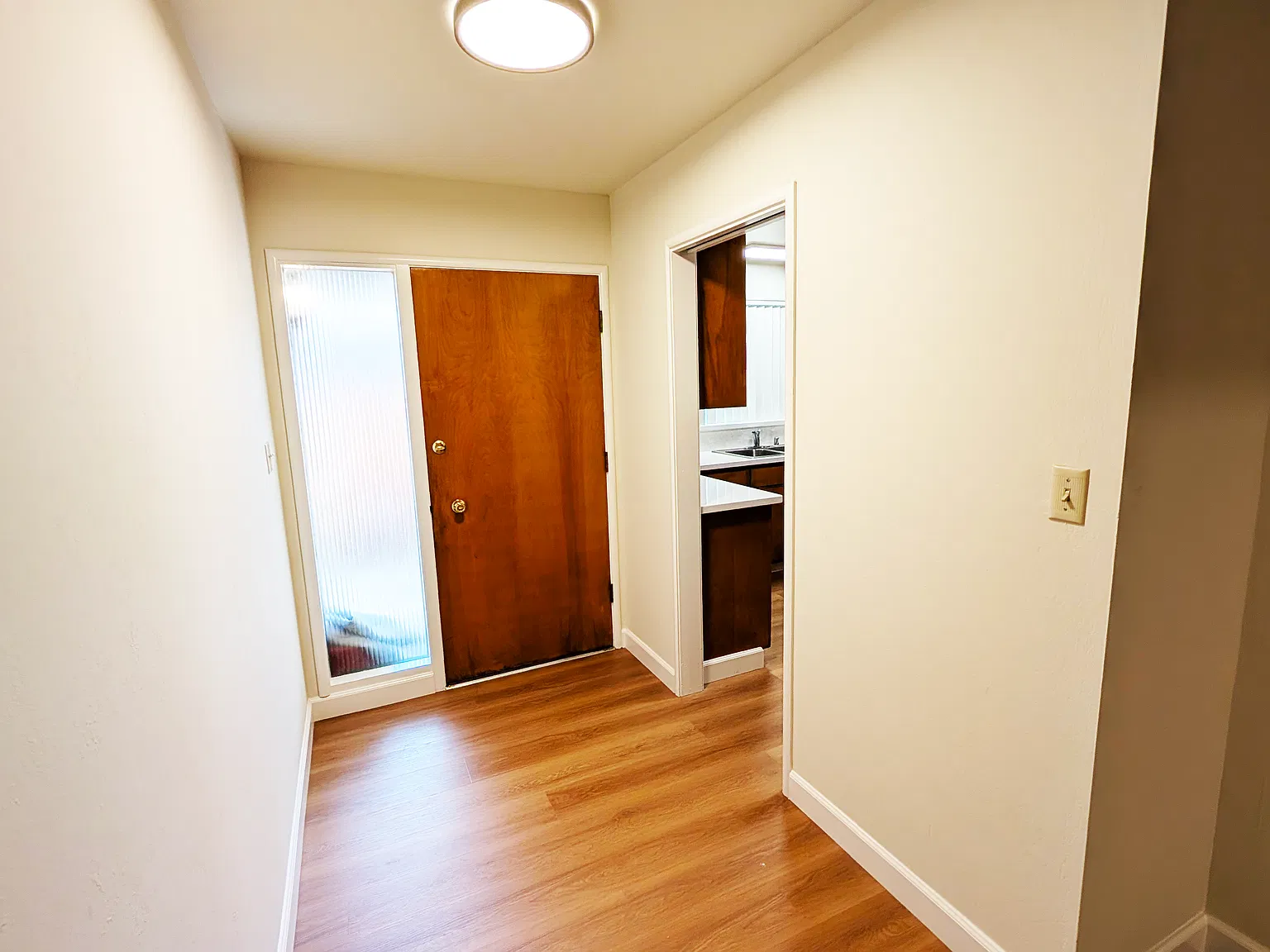 3 bed, 1400 sqft, $4,700 — Photo 2