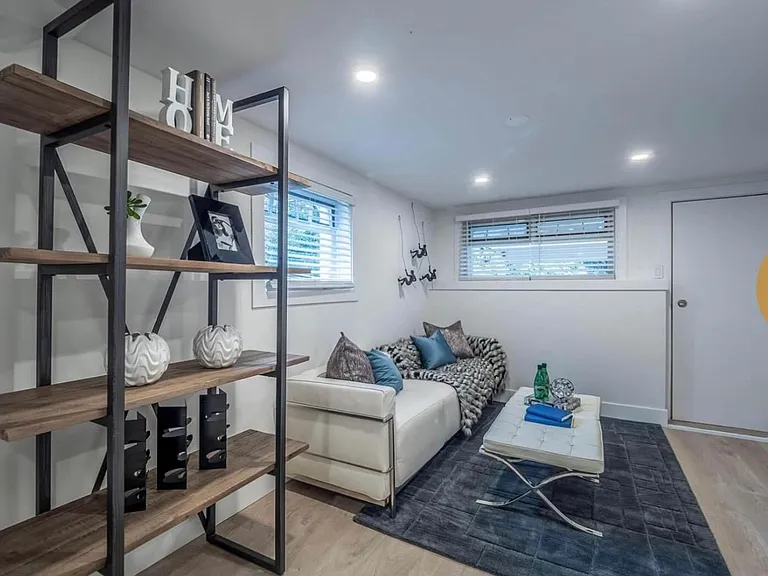 1472 Fulton Ave — Photo 13