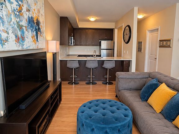 4th image of 9601 Jane St #8
