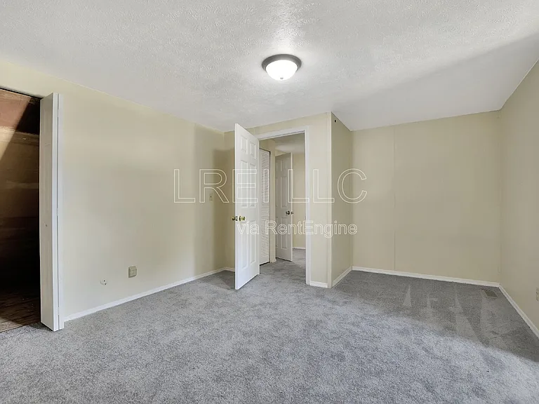 817 Lancelot Ct — Photo 34