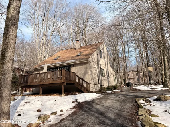 38 E Creek View Dr #H1140, Gouldsboro, PA 18424