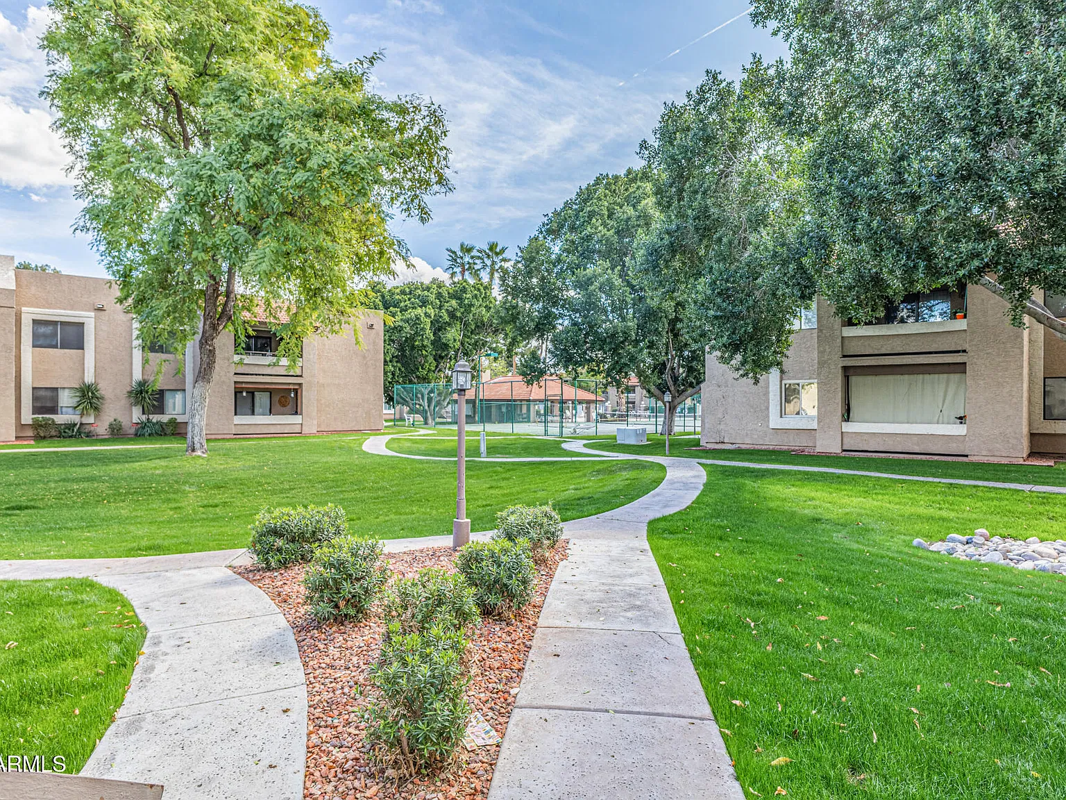 1 bed, 1.0 bath, 782 sqft, $1,450 — Photo 1