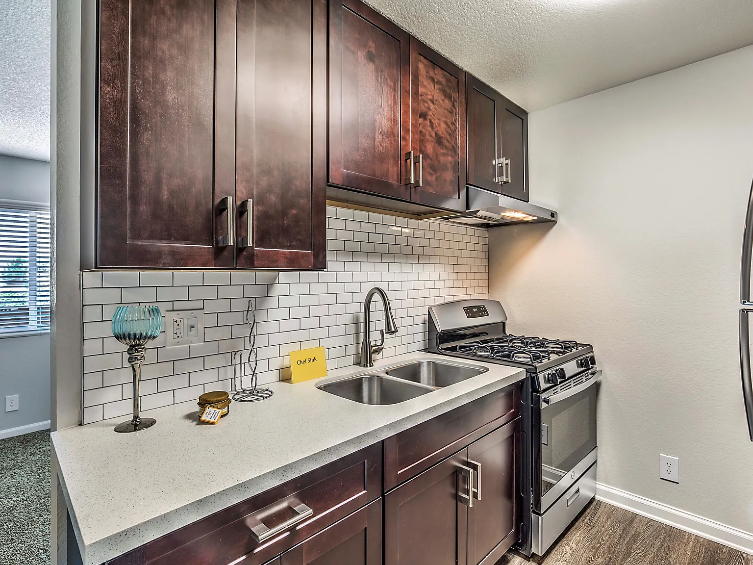 2 bed, 700 sqft, $2,395 — Photo 2