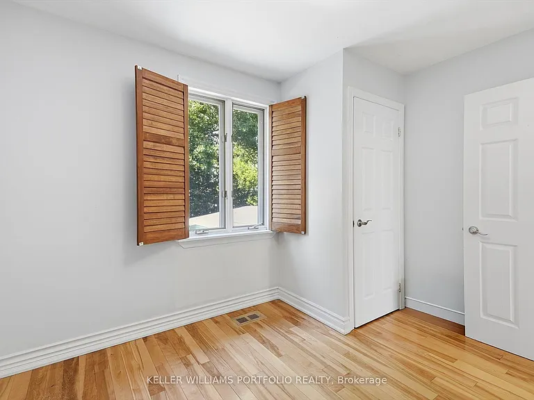 222 Hillsdale Ave E — Photo 31