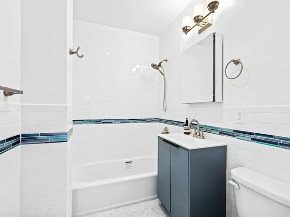 418 Saint John's Place image 10 of 10