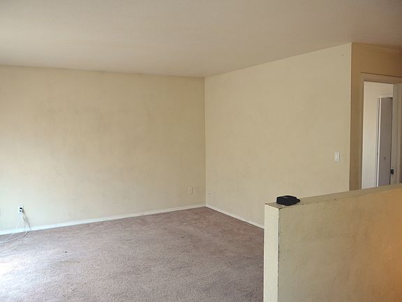 3rd image of 2450 Apple Ave