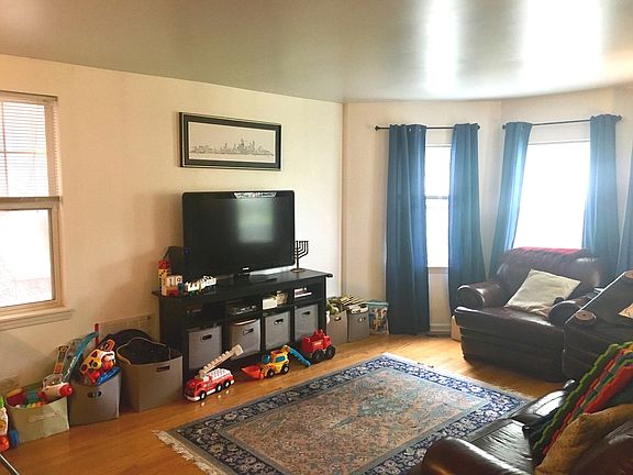 3rd image of 1109 N Crosby St APT A