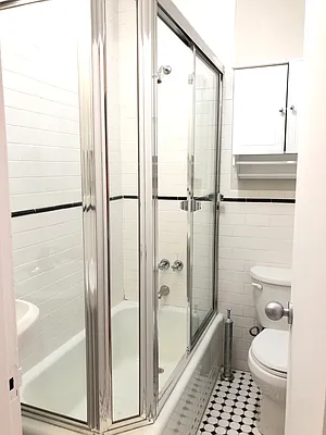 Rented by Bond New York | media 9