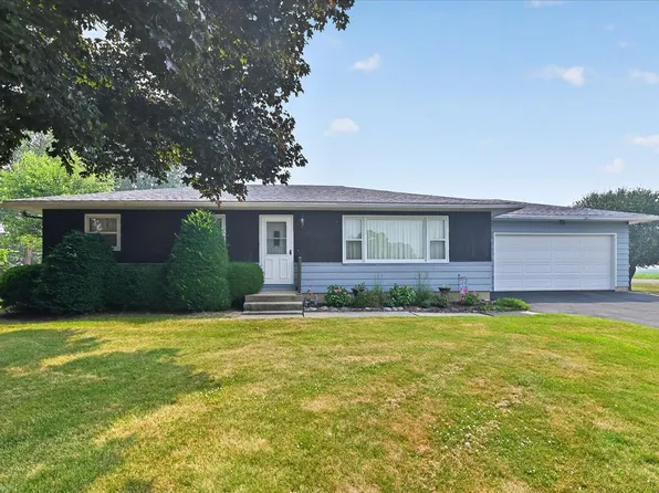 1656 Sand Hill Rd, Oregon, WI 53575