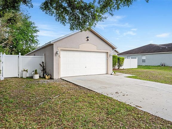 2nd image of 125 Cedar Ridge Ln