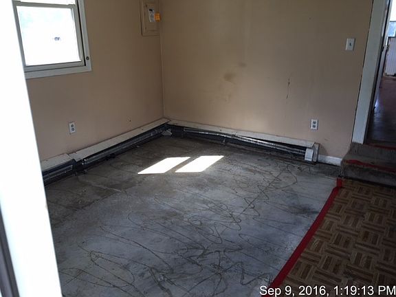 5th image of 15 E Benton St