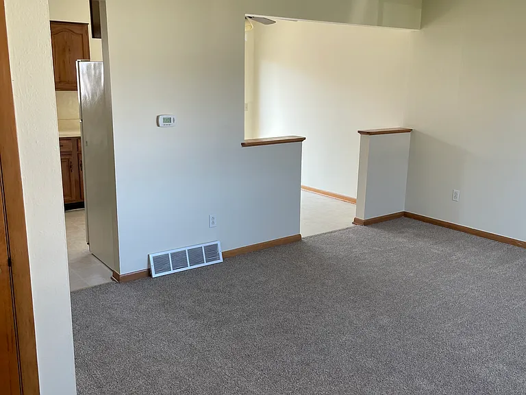 4045 Clover Ridge Ct — Photo 3