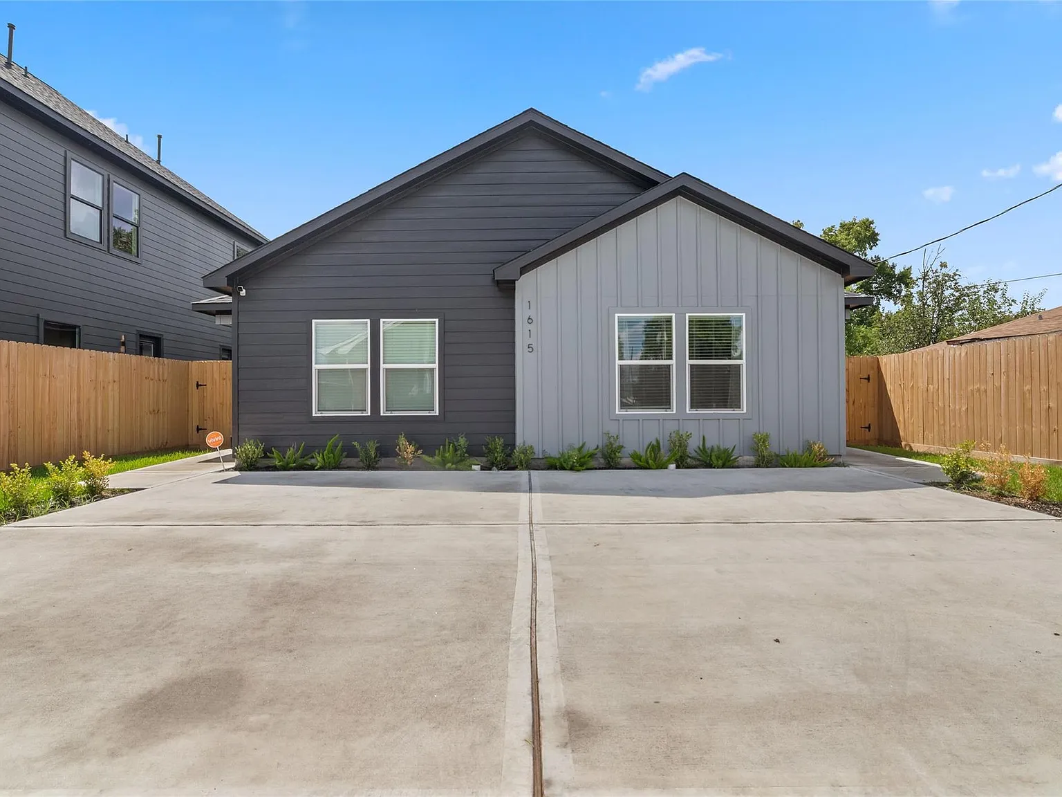 3 bed, 4.0 bath, 2192 sqft, $2,000 — Photo 2