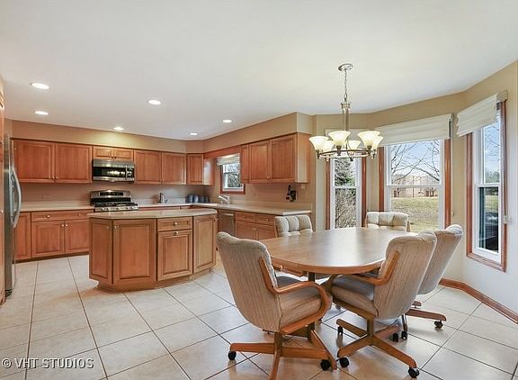5th image of 235 Fairway Dr