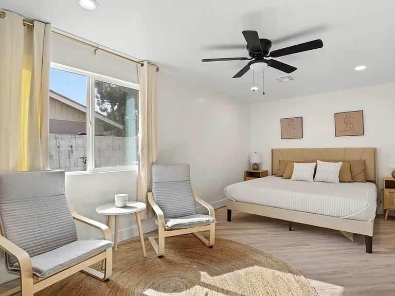 2241 N Sunset Dr — Photo 16