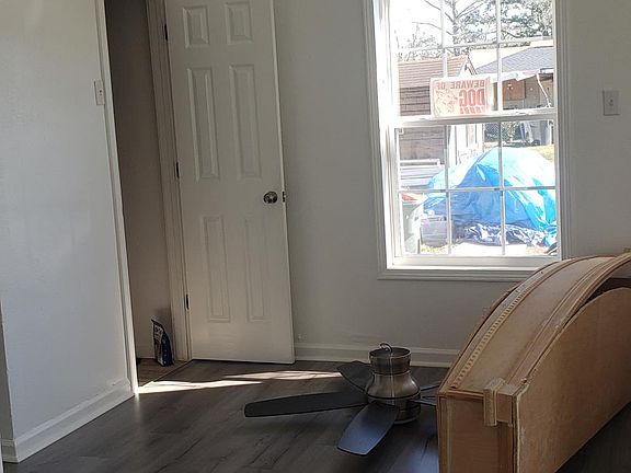3rd image of 1118 Simmons St