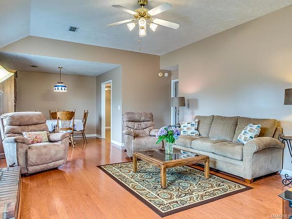 3rd image of 501 Moorfield Ln