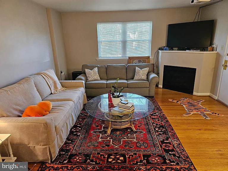 200 N Wayne Ave #9 — Photo 4