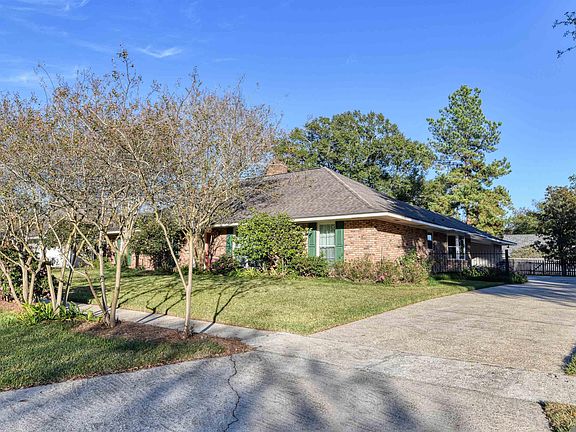 2nd image of 869 Heather Dr